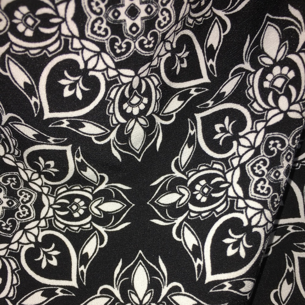 WHITE HOUSE|BLACK MARKET COWELL NECK TANK  TOP - Picture 5 of 7
